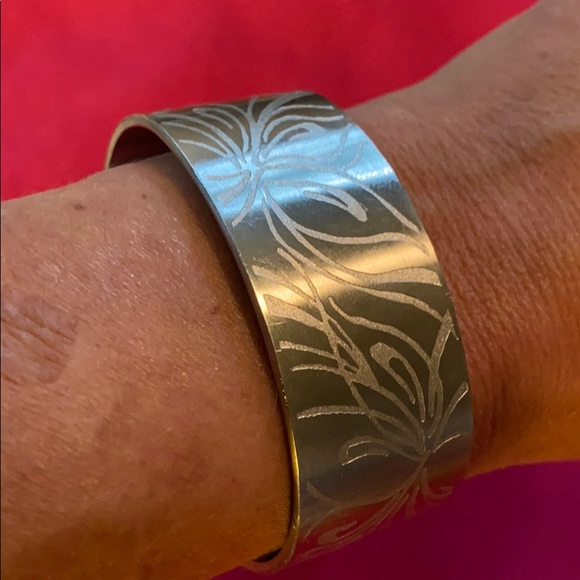 STEELX stainless steel engraved cuff - Picture 1 of 4